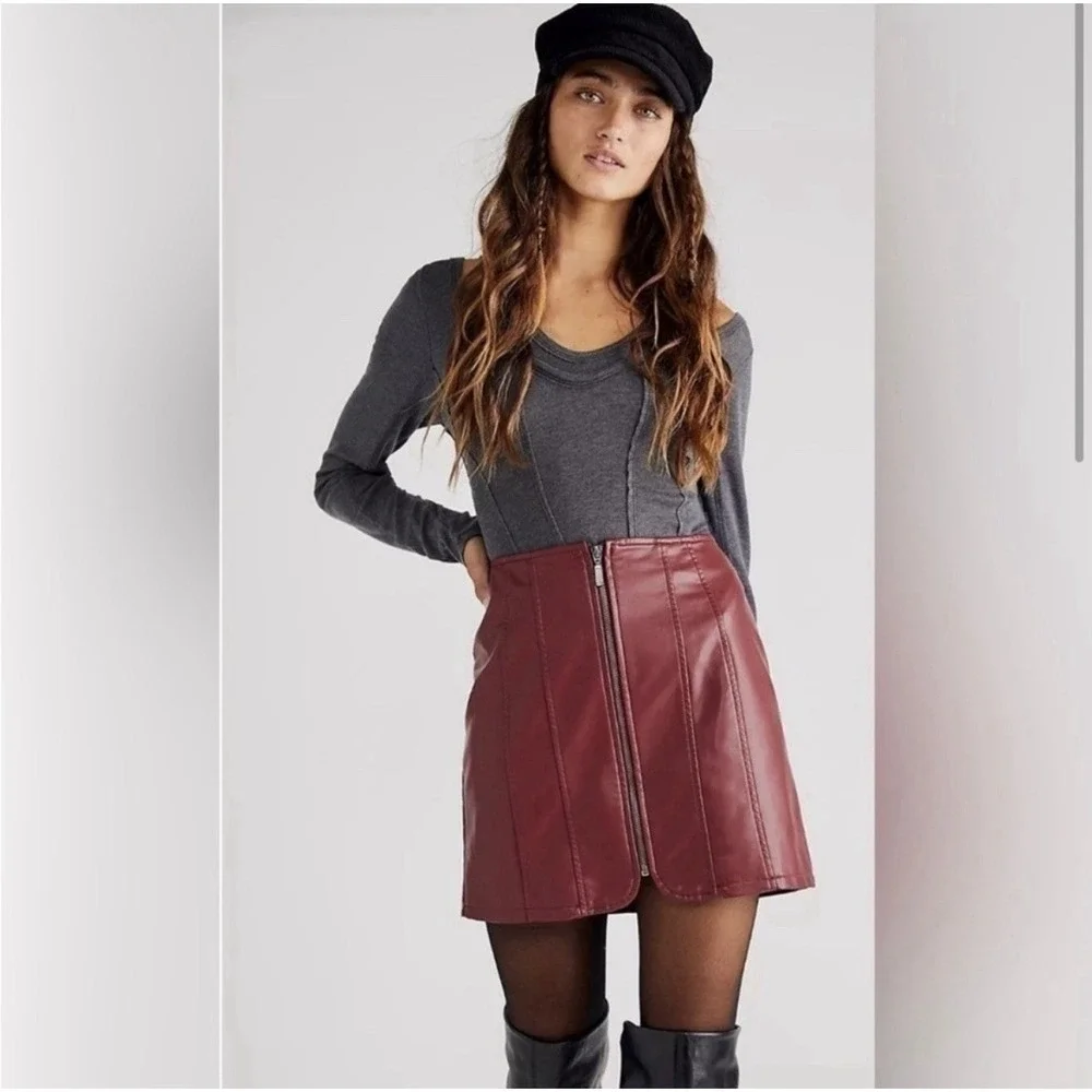 Free People Layla Faux Leather Mini Stretch Skirt‎ Garnet Size 0 Lined